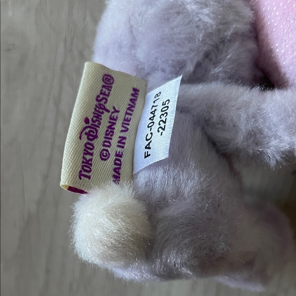 Stella Lou Tokyo Disney Sea Keychain with Pink Balloon - Picture 3 of 5